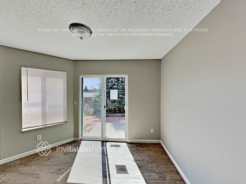 Building Photo - 8885 Cloverleaf Cir