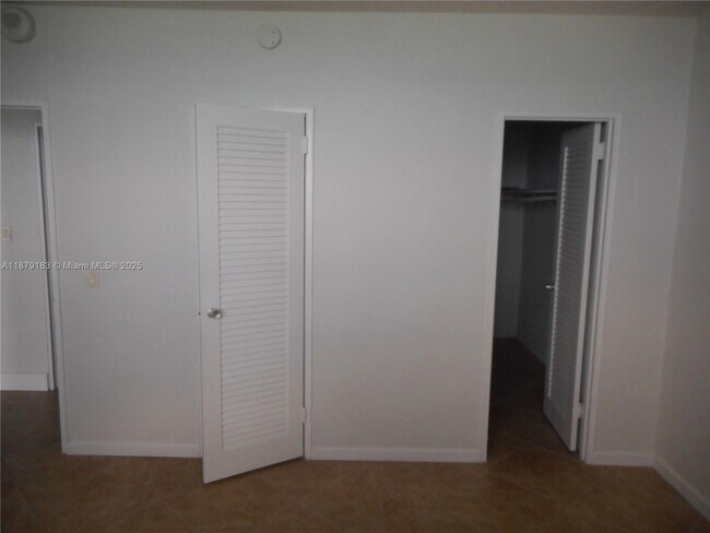 Building Photo - 10185 Collins Ave