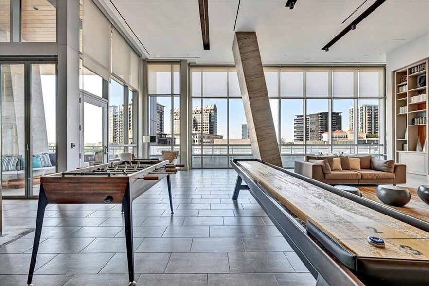 Building Photo - 3005 Peachtree Rd