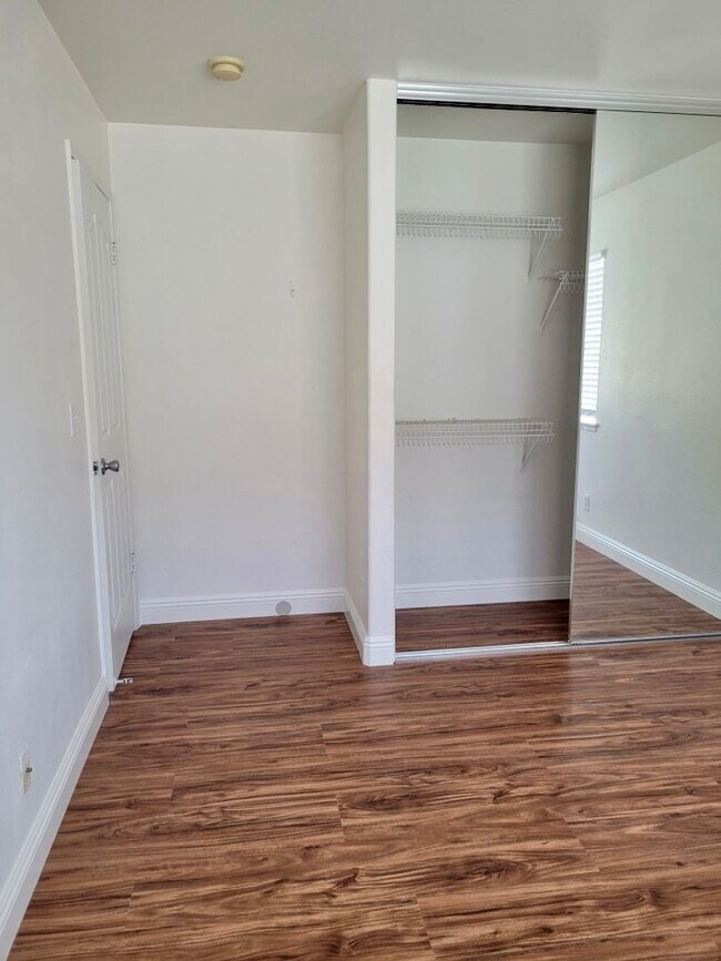 Building Photo - For Rent | 4 Bedroom, 3 Bathroom house with 2 Car Garage