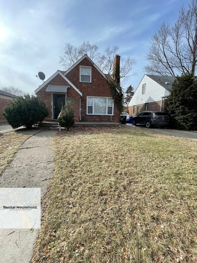 Building Photo - Dream Bungalow Awaits: Space, Style & Serenity!~ $1400