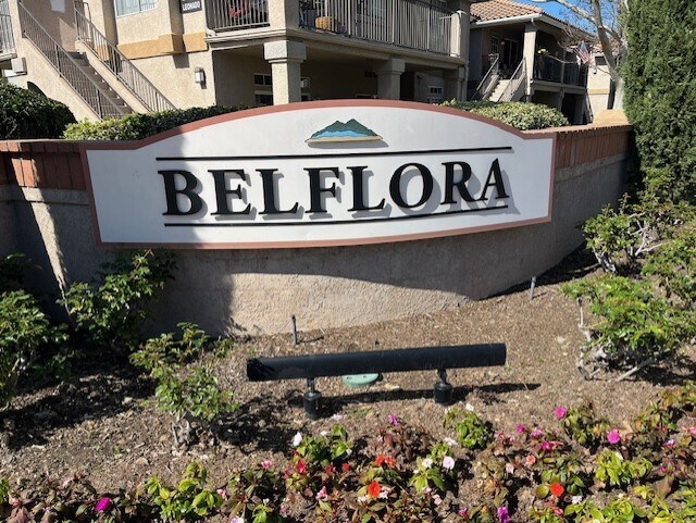 Building Photo - 10 Coralino