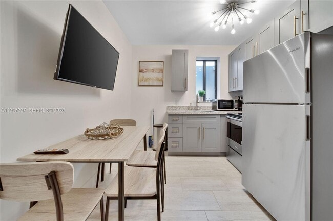 Building Photo - 2162 SW 14th Terrace