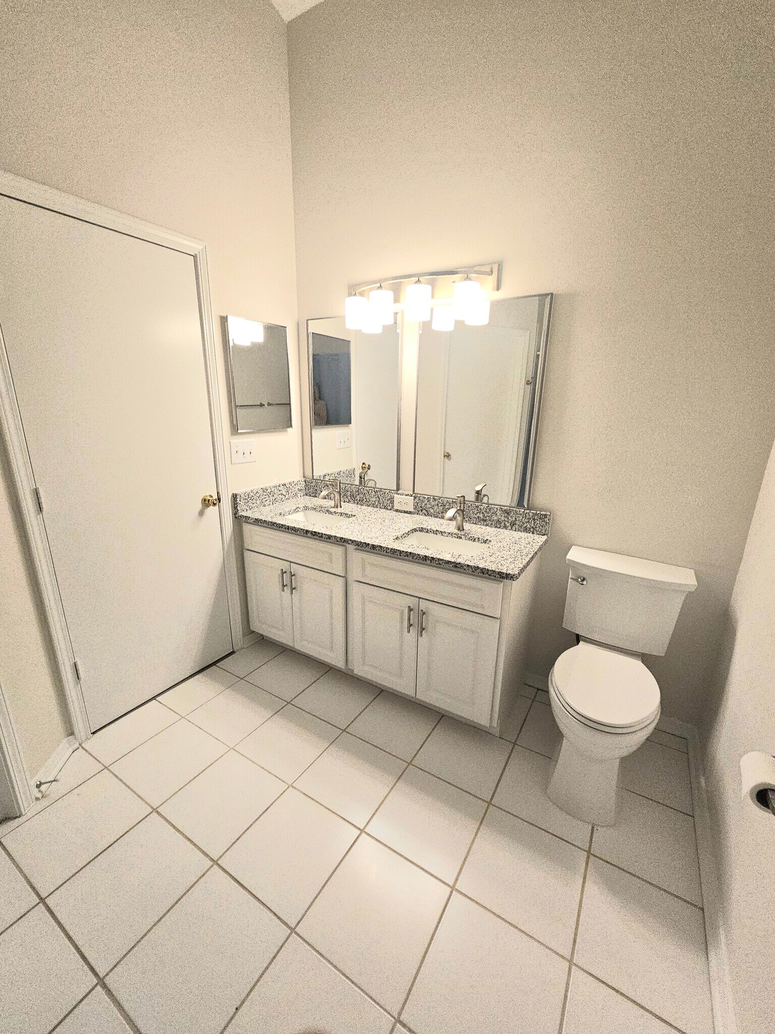 Building Photo - 1204 Kennewick Ct