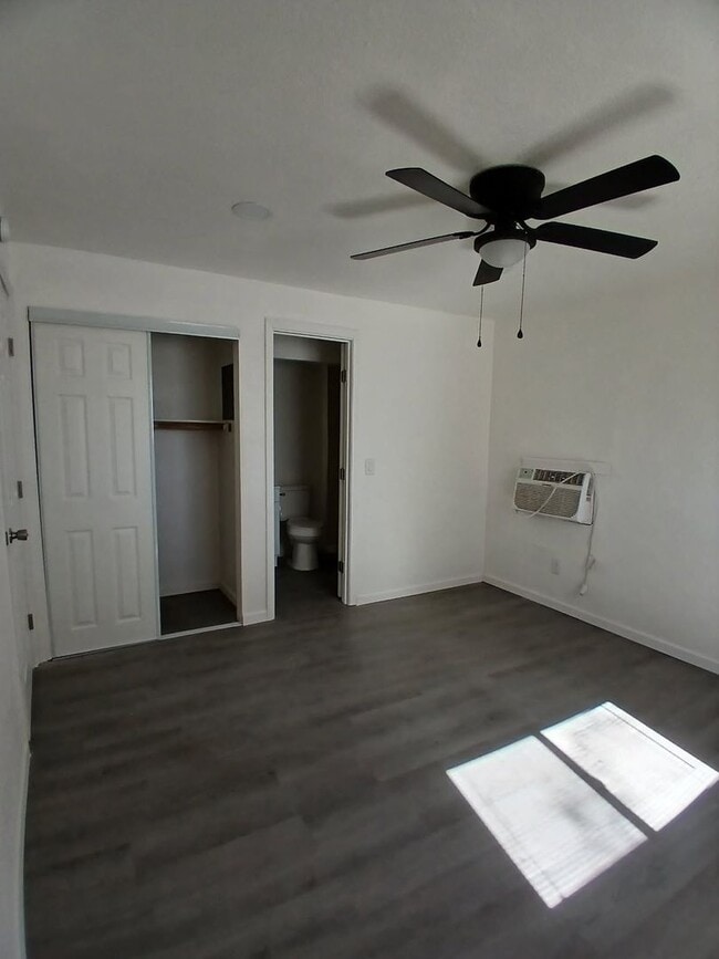 Building Photo - 232 W Barbara St