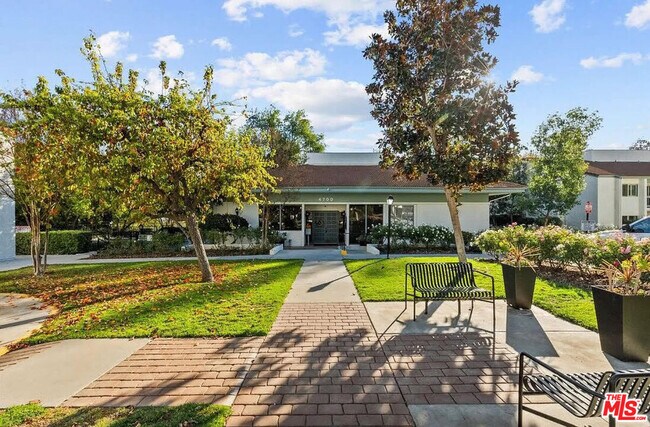 Building Photo - 4710 Park Granada