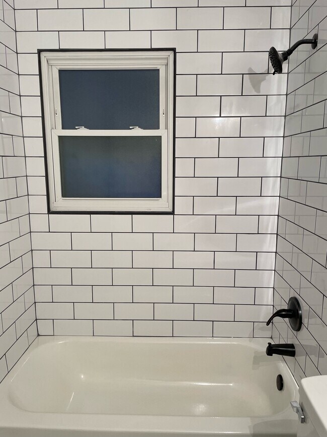 New Main Bathroom - 1643 London Ave