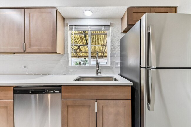 Building Photo - Stunning Single Family Home | 4BR/2BA | 1-Car Covered Parking | Fenced backyard