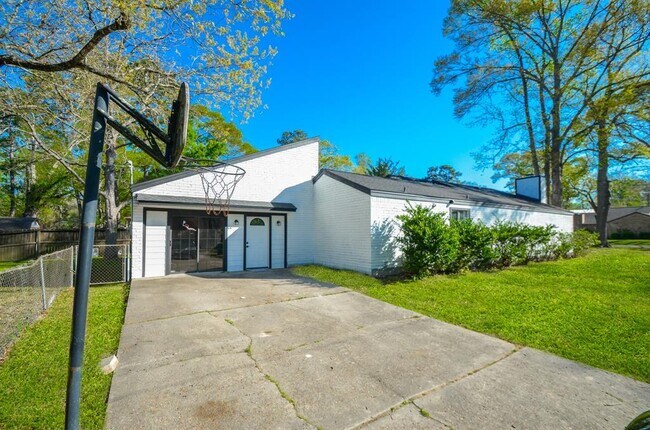 Building Photo - 48 Artesia