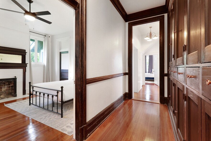 Building Photo - 4327 Canal St