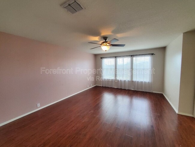 Building Photo - 555 Planters Pass