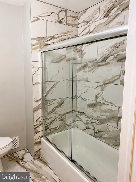 Building Photo - 105 Cooper Ave