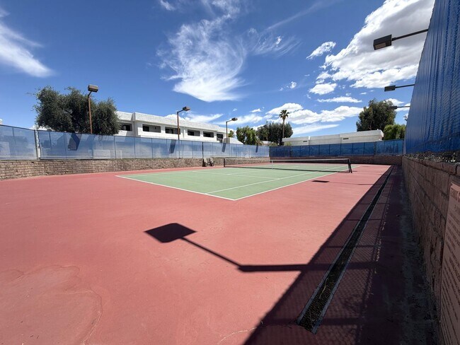 Building Photo - AVAILABLE NOW!! GORGEOUS 3 Bedroom 3 Bathroom Condo Rancho Mirage!!!