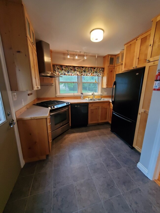 Building Photo - 3408 3rd Ave S