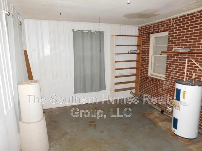 Building Photo - 721 County Rd 119