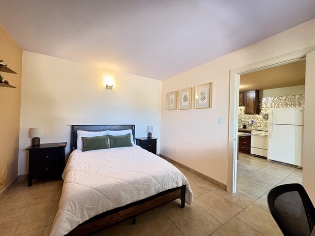 Building Photo - 2819 N Woodland Ave