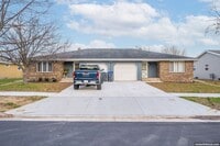 Building Photo - 1336 Meadow Ln