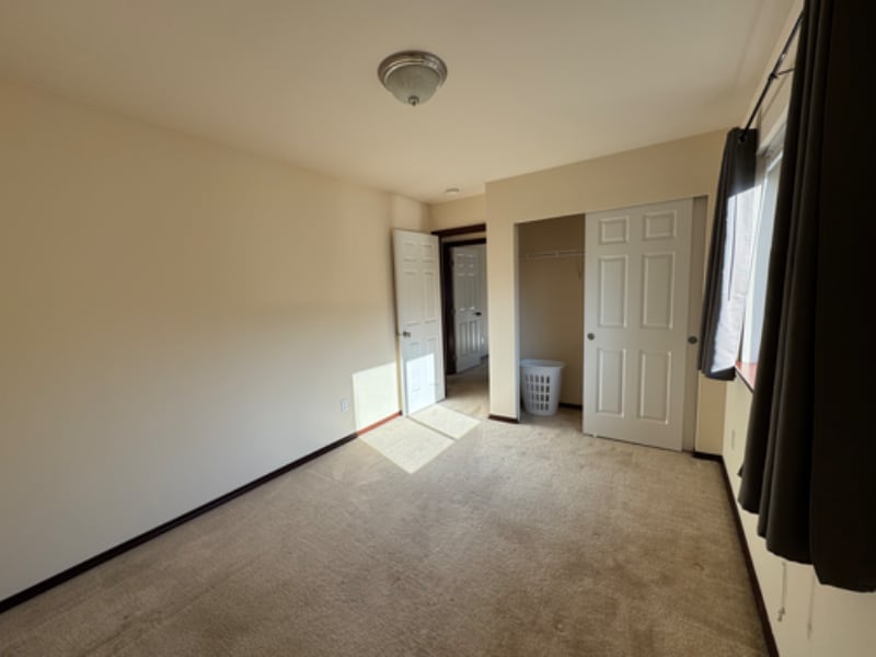 Building Photo - 5624 8th Dr W