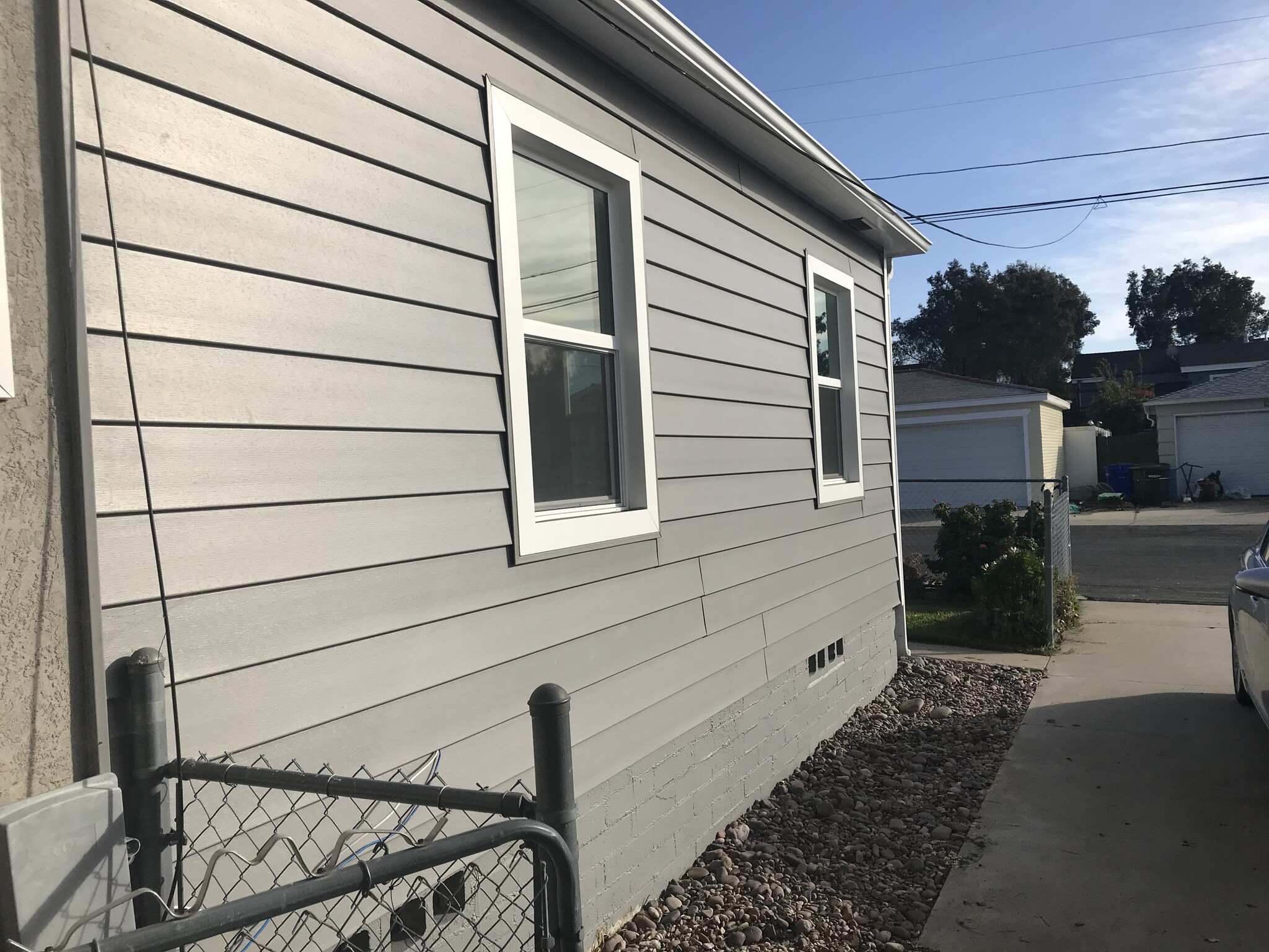 Side of unit - 6980 Adams Ave