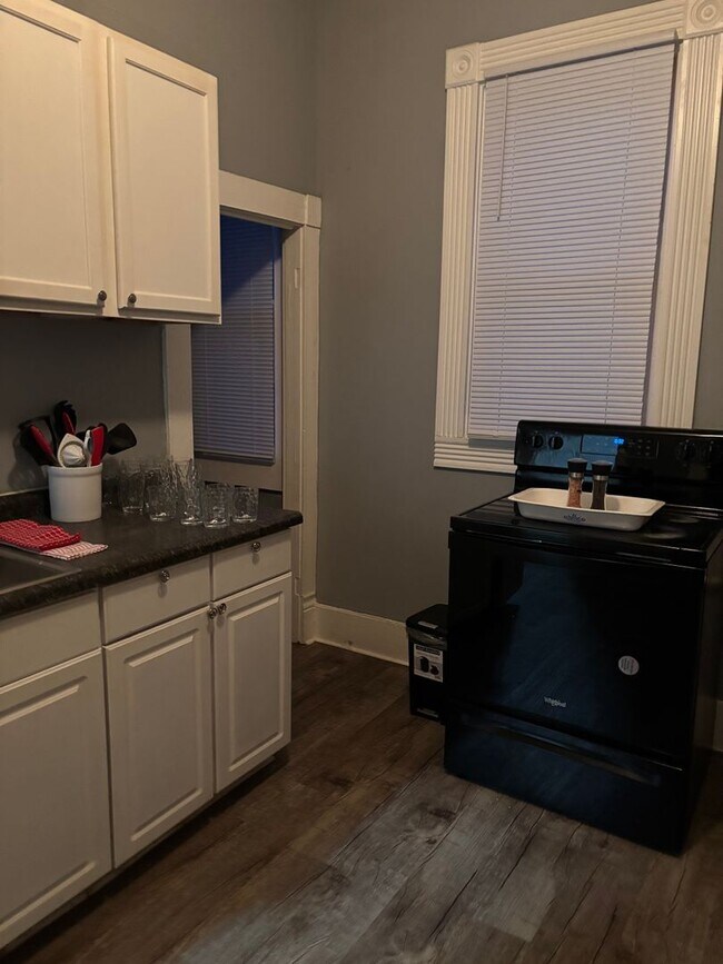 Building Photo - Cozy Little Italy Bungalow | Furnished - Mid-Term or Long-Term Lease