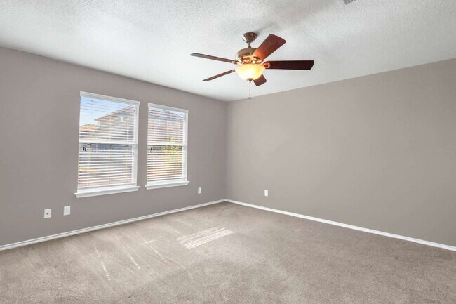 Building Photo - "2 WEEKS FREE! Spacious 4-Bedroom Sanctuary with 3 Full Baths and Solar Panels!"