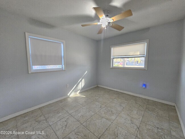 Building Photo - 1520 Cunningham Ave