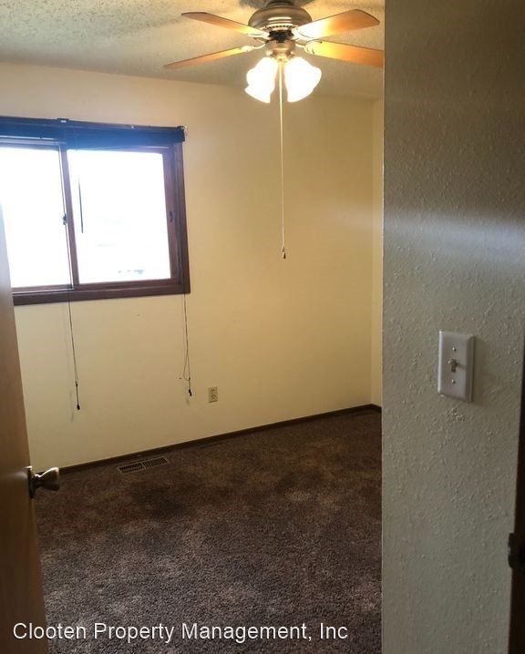 Building Photo - 3 br, 1.5 bath House - 3740 Renee Drive