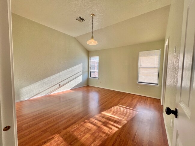 Building Photo - 11513 Walters Ave
