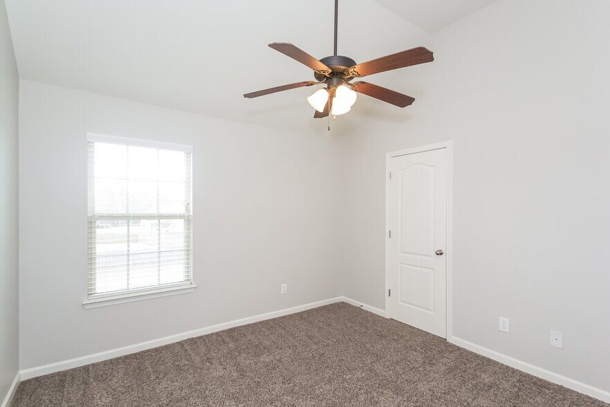 Building Photo - 409 Mackenzie Noelle Ln