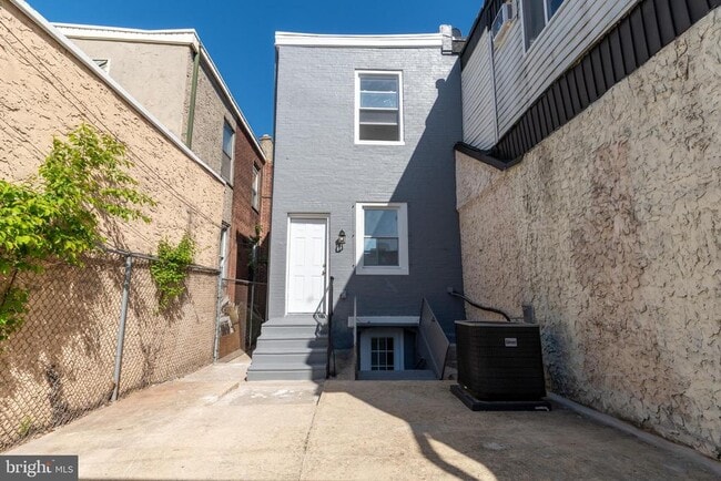 Building Photo - 34 N Paxon St