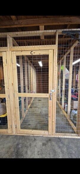 Building Photo - 392 Albright Ln