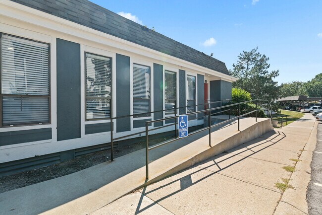 Building Photo - Coventry Park