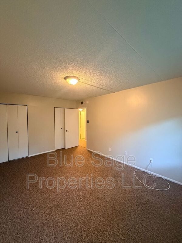 Building Photo - 768 Putnam Blvd