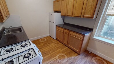 Building Photo - Avl NOW - No Fee! Split-style 3BR near Cleveland Circle!