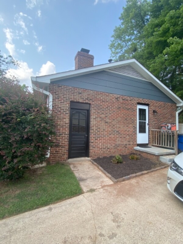 Building Photo - 5912 Wintergreen Dr