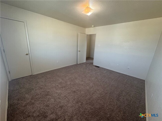 Building Photo - 4200 Alan Kent Dr