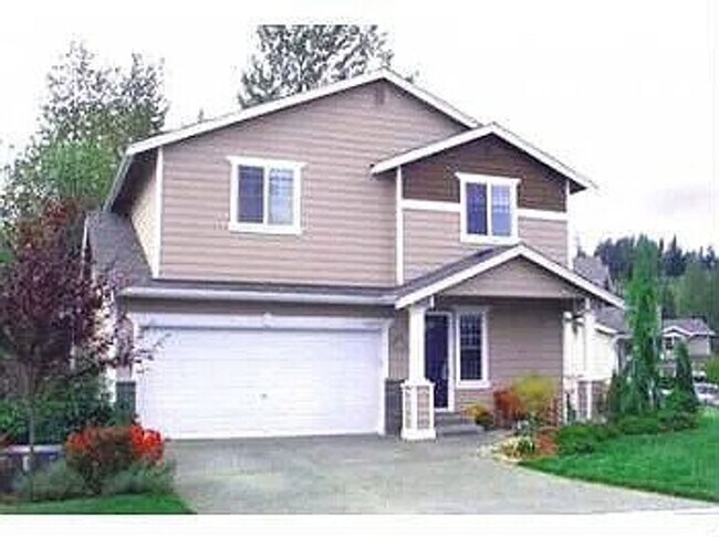 Primary Photo - Beautiful 3 bed Home in Country Woods!