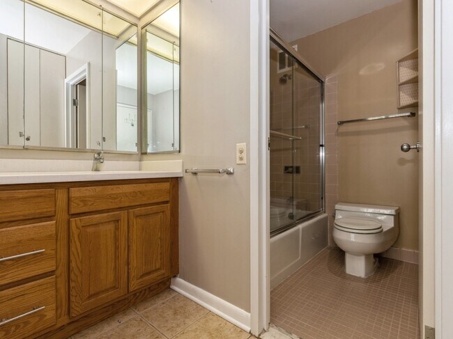 Building Photo - 155 N Harbor Dr