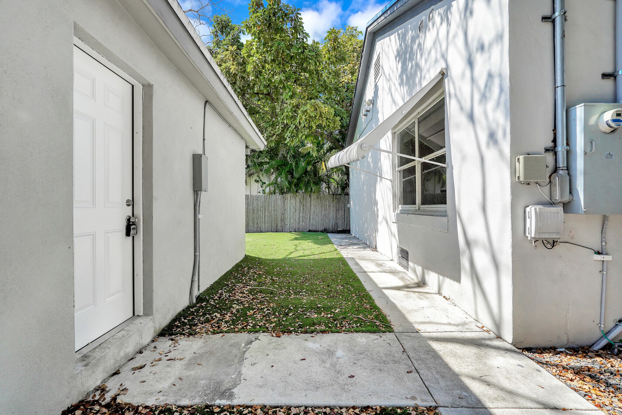 Building Photo - 52 NW 47th Ter