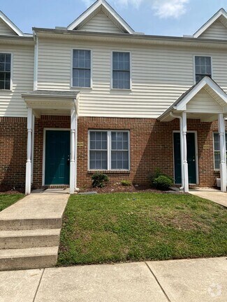 Building Photo - Charming 2 Bed, 2.5 Bath Townhouse in Nort...