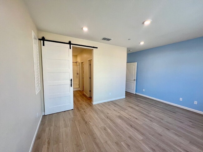 Building Photo - 436 Rose St