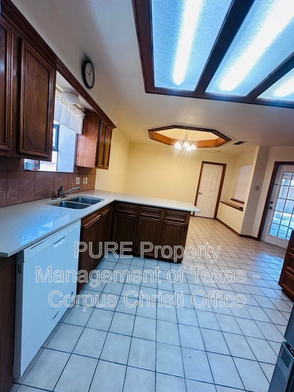 Building Photo - 4205 Snowbird Dr