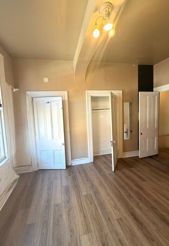 Building Photo - 446 N Duke St