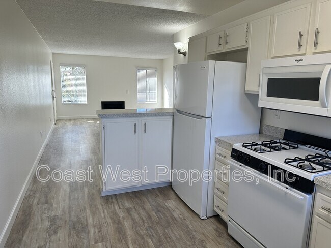 Building Photo - 3563 Roosevelt St