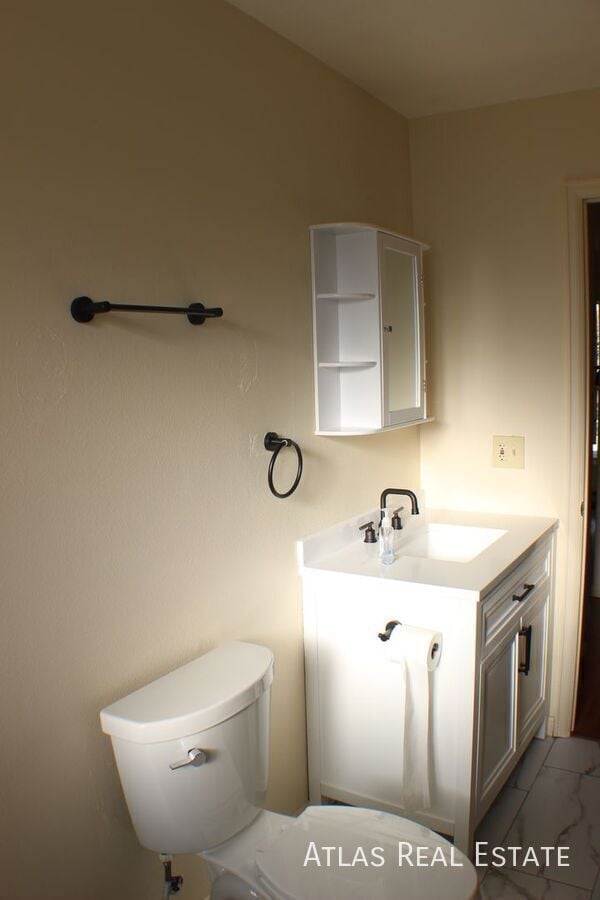 Building Photo - 9415 Brentwood St