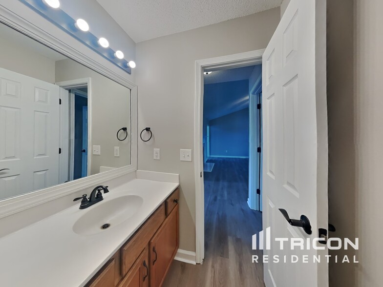 Building Photo - 78 Imperial Dr