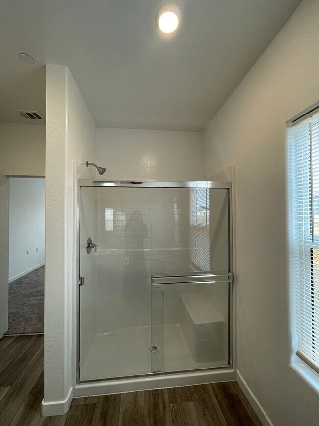 Building Photo - Stunning 3-Bed, 2-Bath Lennar Home in Fresno – Your Dream Home Awaits!