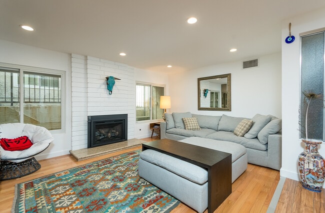 Building Photo - 783 Starlight Heights Dr