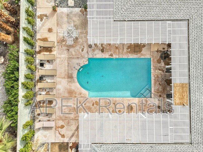 Building Photo - 1425 Vía Soledad