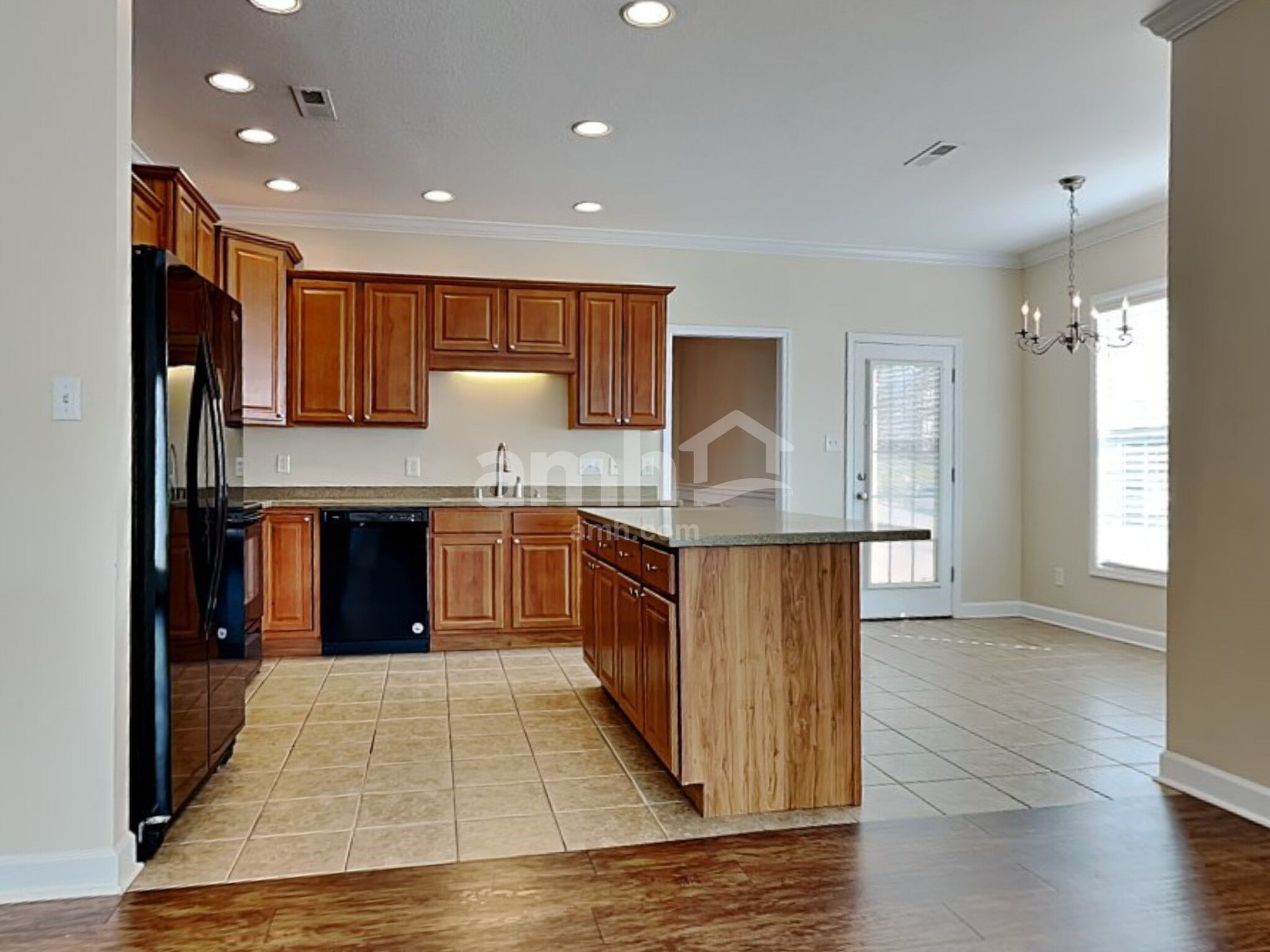 Building Photo - 10900 Aspen Grove Way